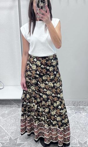 falda larga de estilo boho y estampado de flores