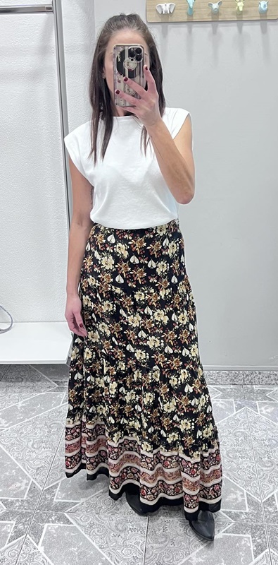 falda larga de estilo boho y estampado de flores
